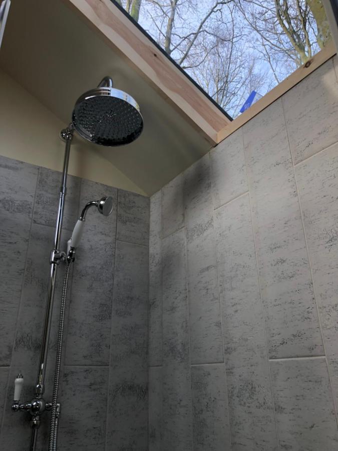 Woodpecker Cabin With Hot Tub King's Lynn Exterior photo